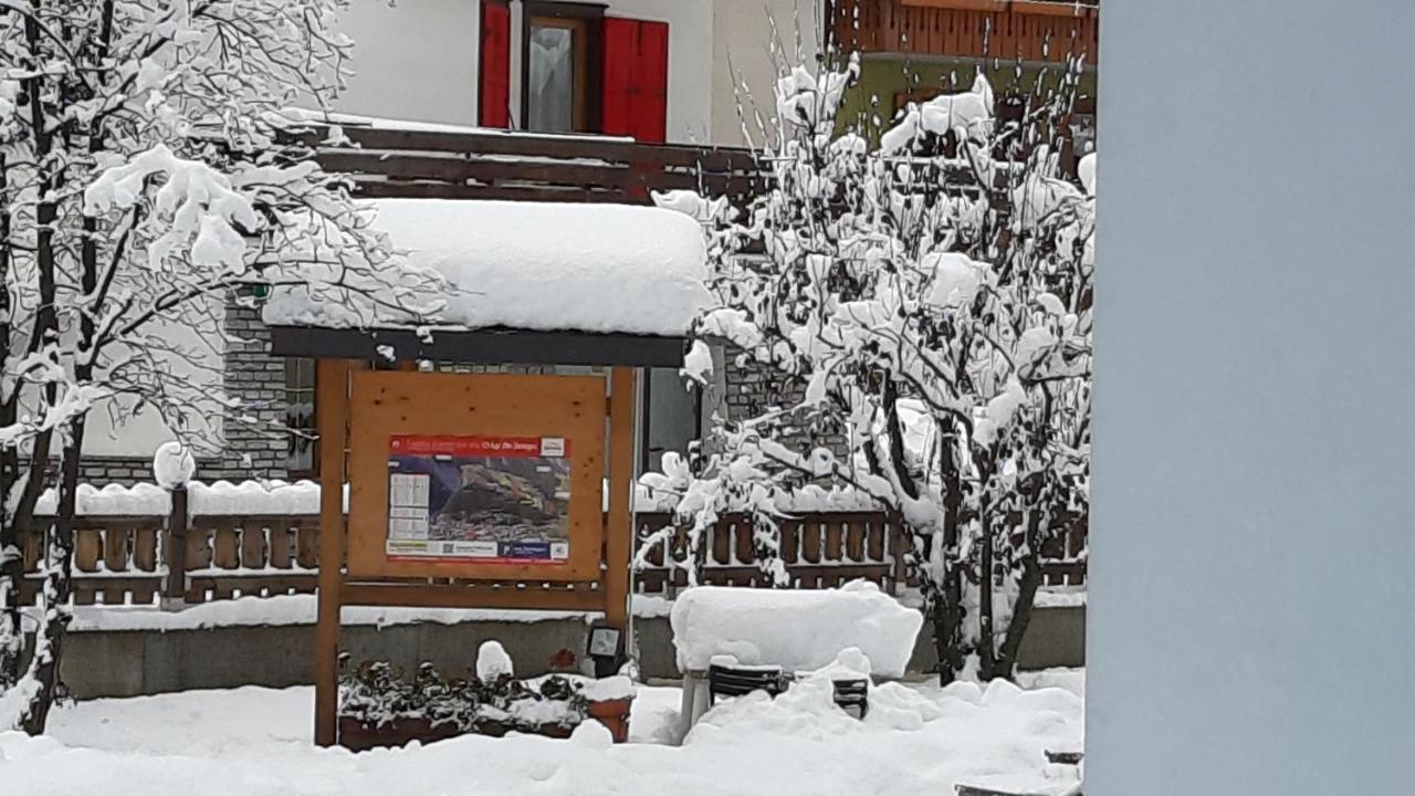 Hotel La Val Isolaccia Esterno foto