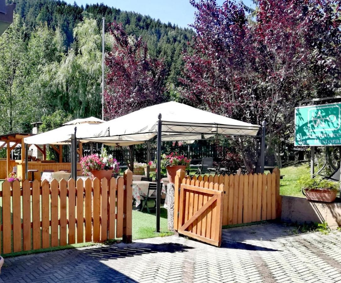 Hotel La Val Isolaccia Esterno foto
