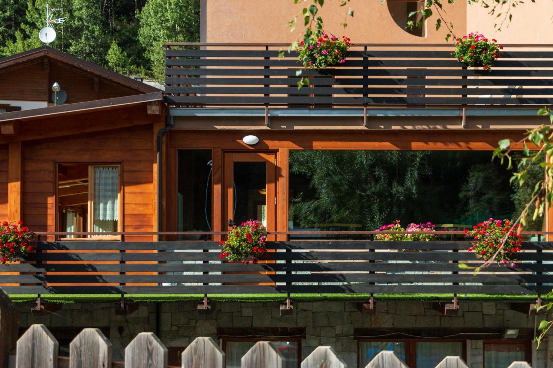 Hotel La Val Isolaccia Esterno foto
