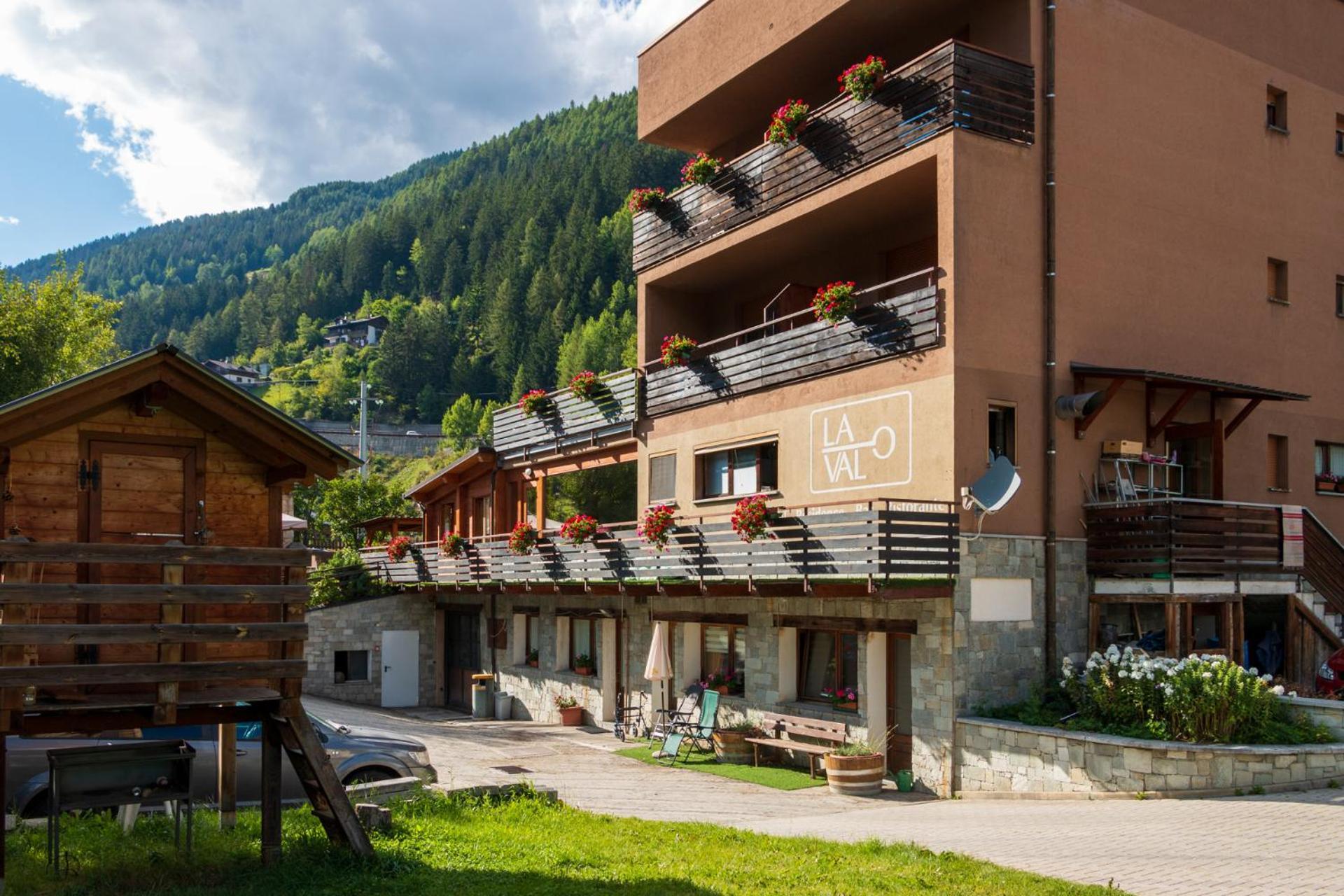 Hotel La Val Isolaccia Esterno foto