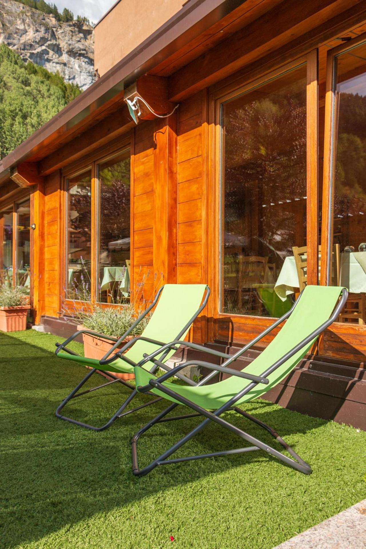 Hotel La Val Isolaccia Esterno foto