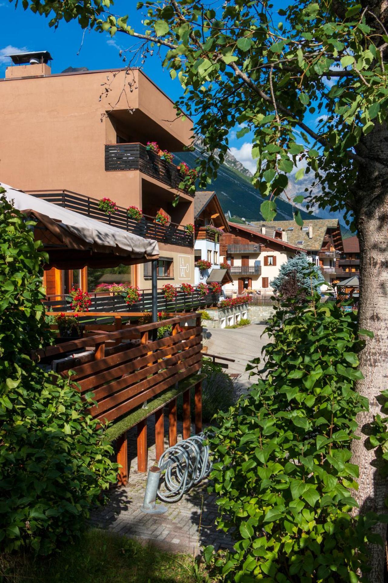 Hotel La Val Isolaccia Esterno foto