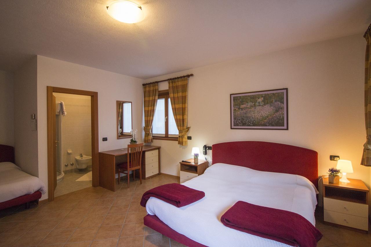 Hotel La Val Isolaccia Esterno foto
