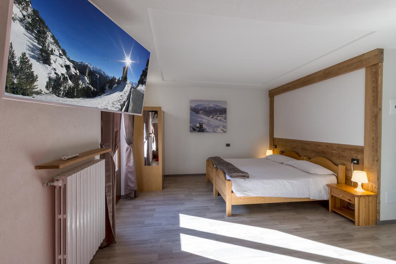Hotel La Val Isolaccia Esterno foto