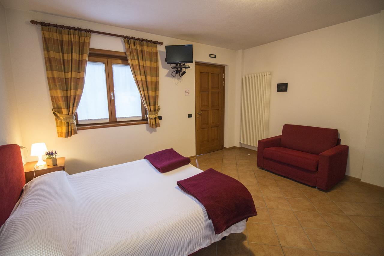 Hotel La Val Isolaccia Esterno foto