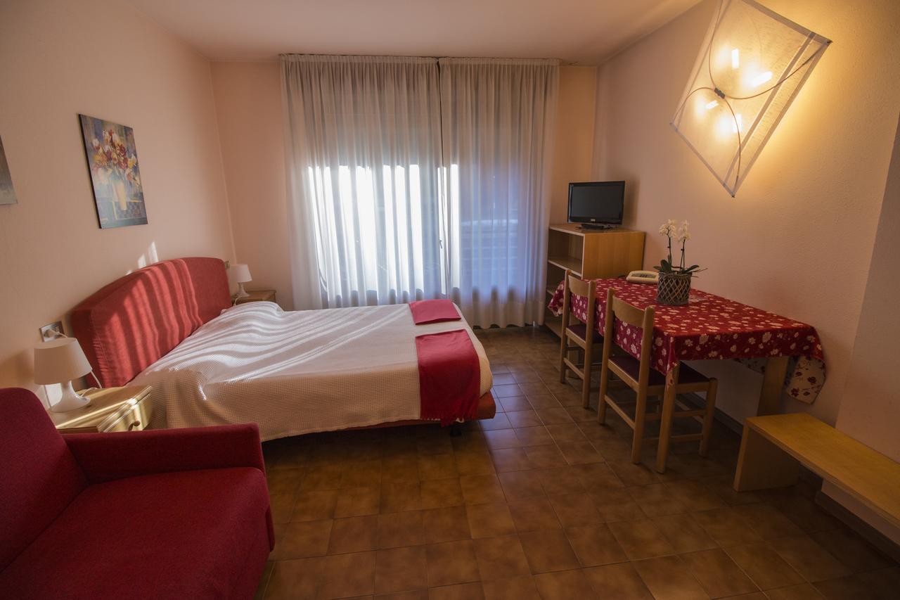 Hotel La Val Isolaccia Esterno foto